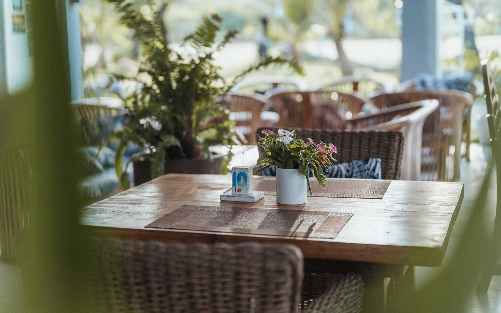 เลอ ไลฟ์ รีสอร์ต Hotel Epule ภายนอก รูปภาพ